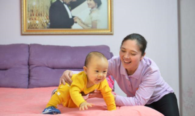 育儿嫂行业动态：专业陪伴成长每一刻